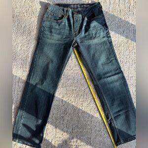 Signature Blue Relaxed Men’s Jeans. 34x32.